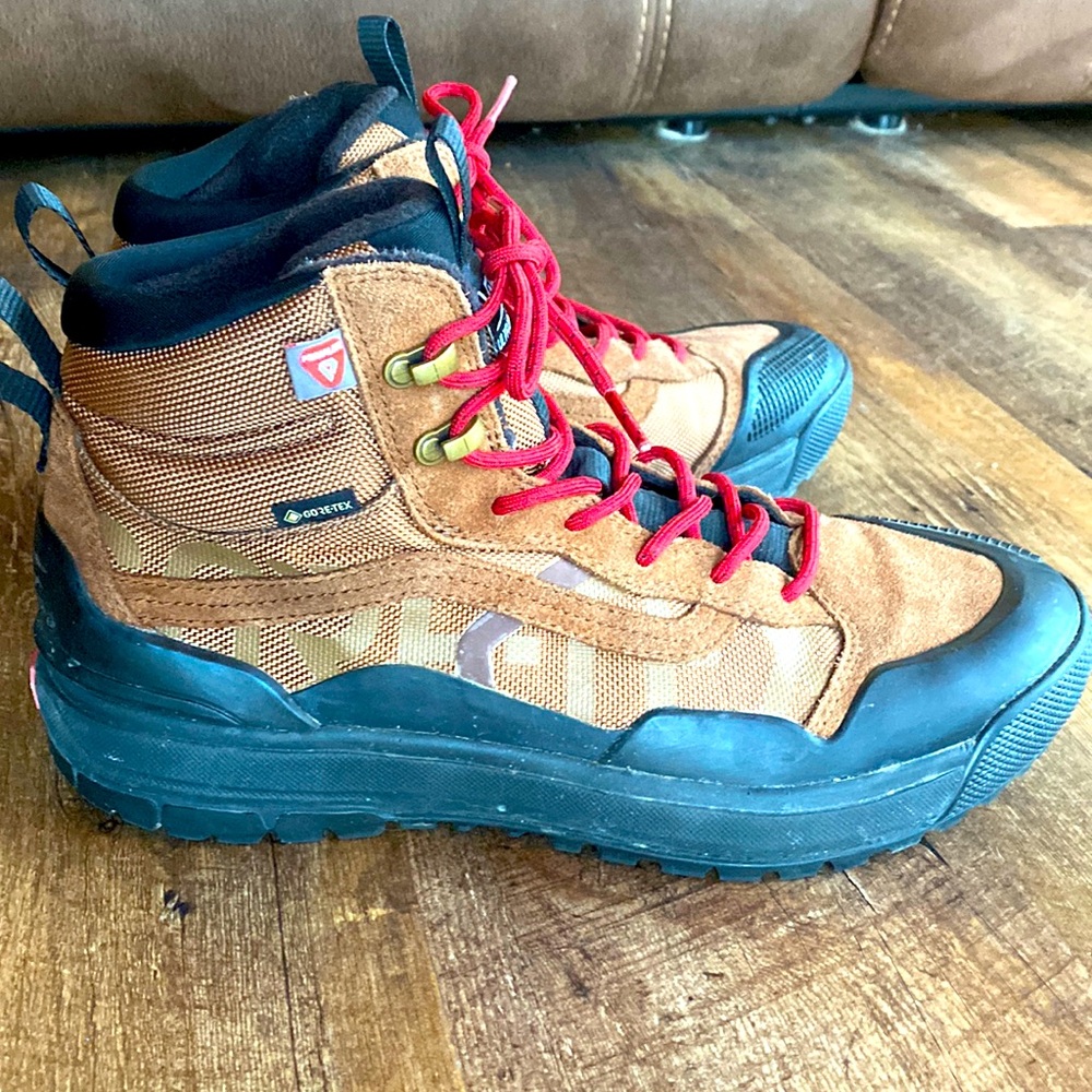 Vans UltraRange EXO Hi MTE goretex dachshund men’s boots.
